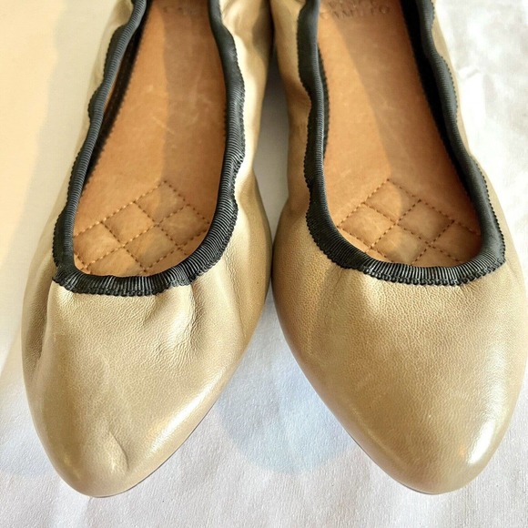 Vince Camuto Size 6 Jemilla Ballet Flat Beige Tan Nude Embossed Leather Shoes - Picture 5 of 15